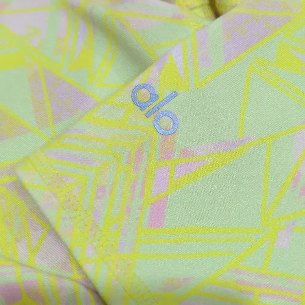 Alo Yoga Airbrush Capri in Zest Indigo Yellow Geometric Women's Size S
